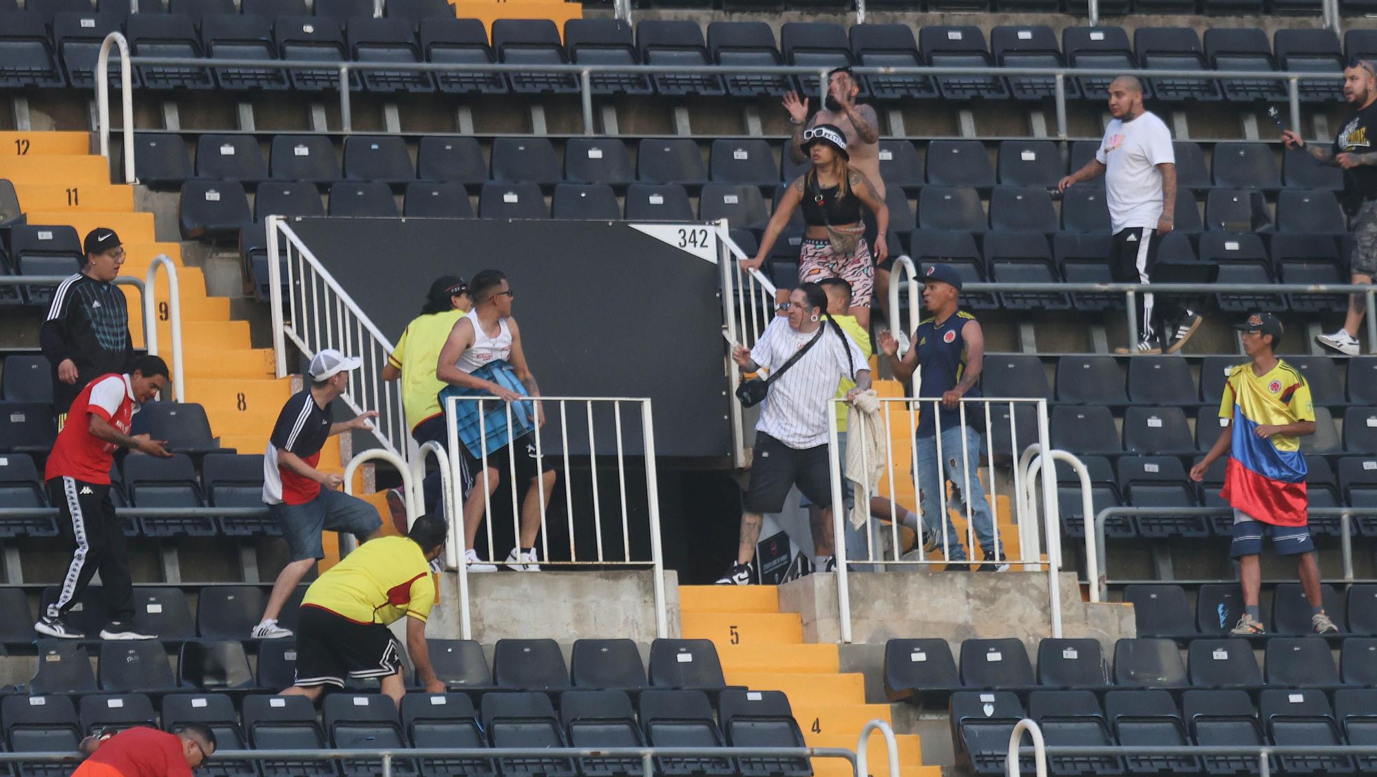 Las imágenes de la batalla campal en Mestalla