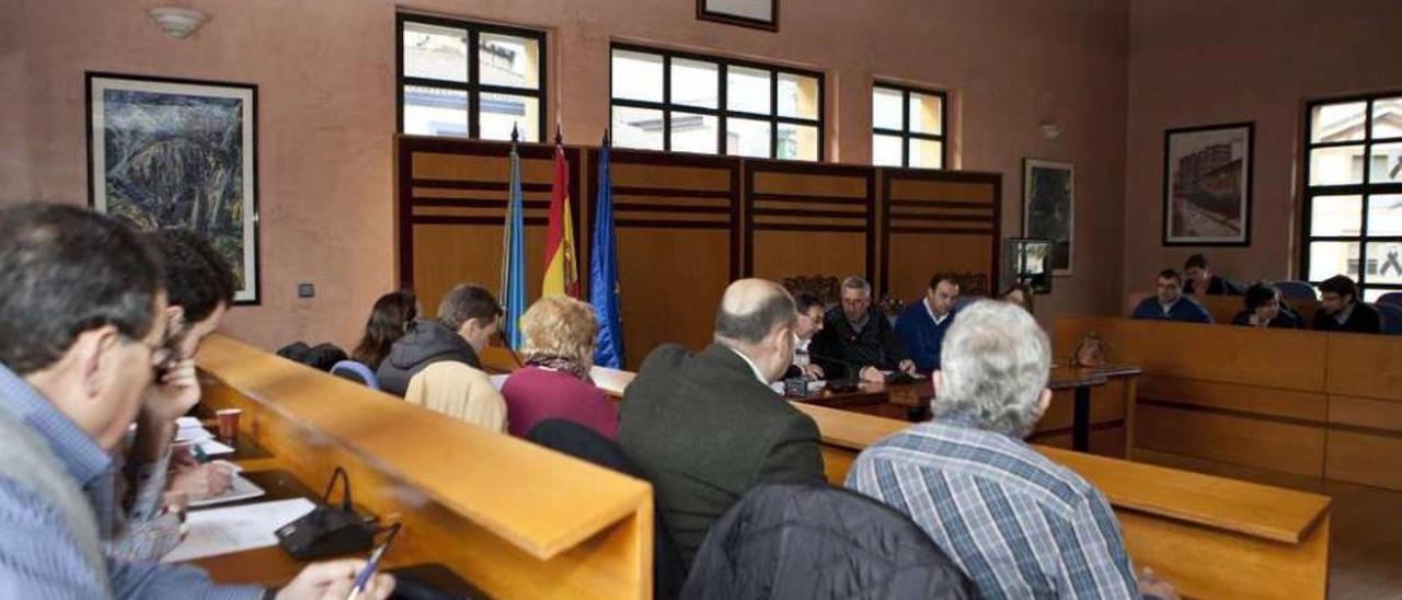 Un pleno de la Mancomunidad del Nalón celebrado en Sotrondio.