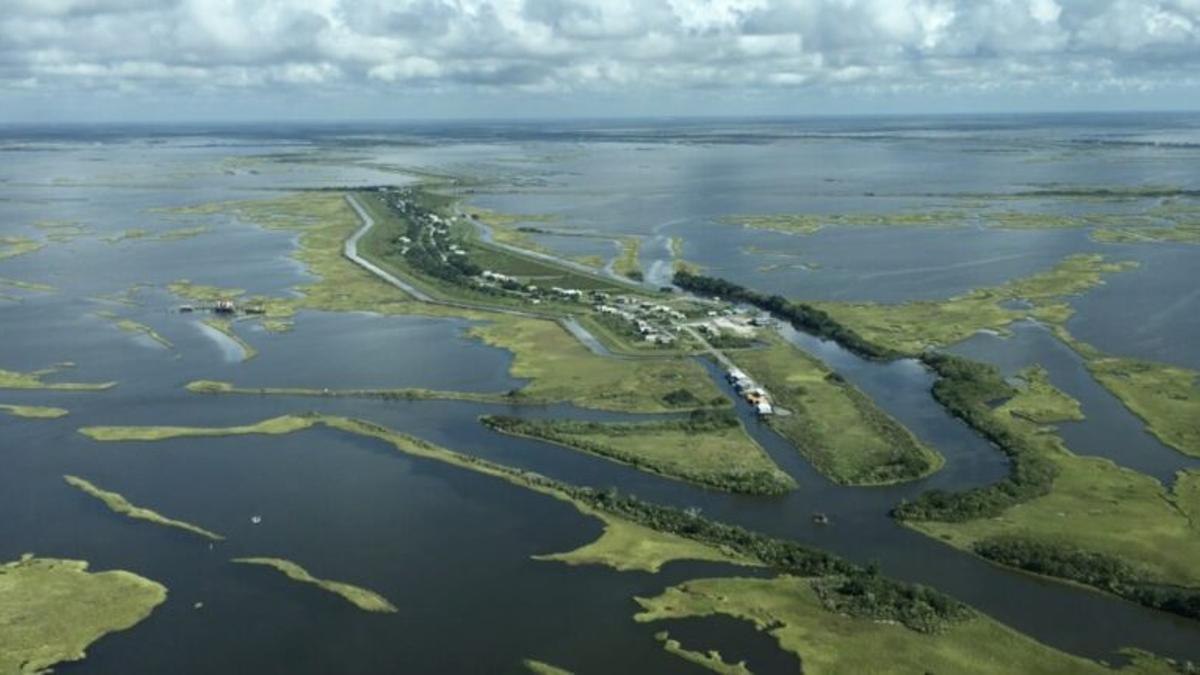 La dramática historia de la isla que se ahoga