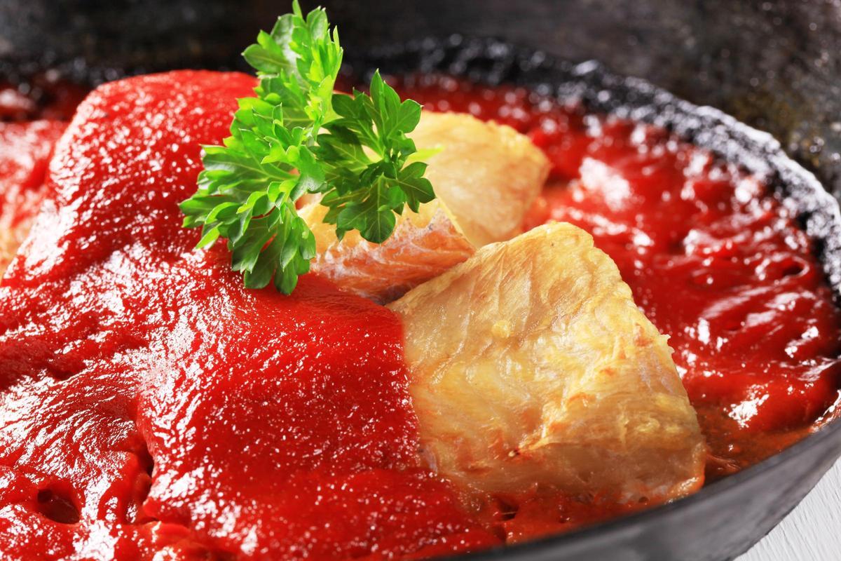 Bacalao con tomate.