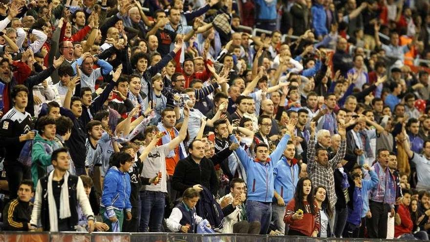 Aficionados del Celta durante un partido de esta temporada en Balaídos. // José Lores
