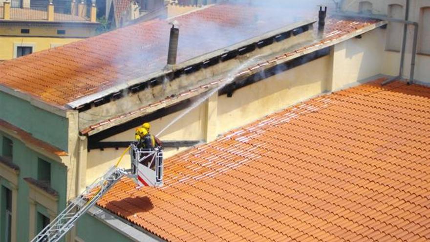 Un incendi crema part del restaurant Maïami de Manresa