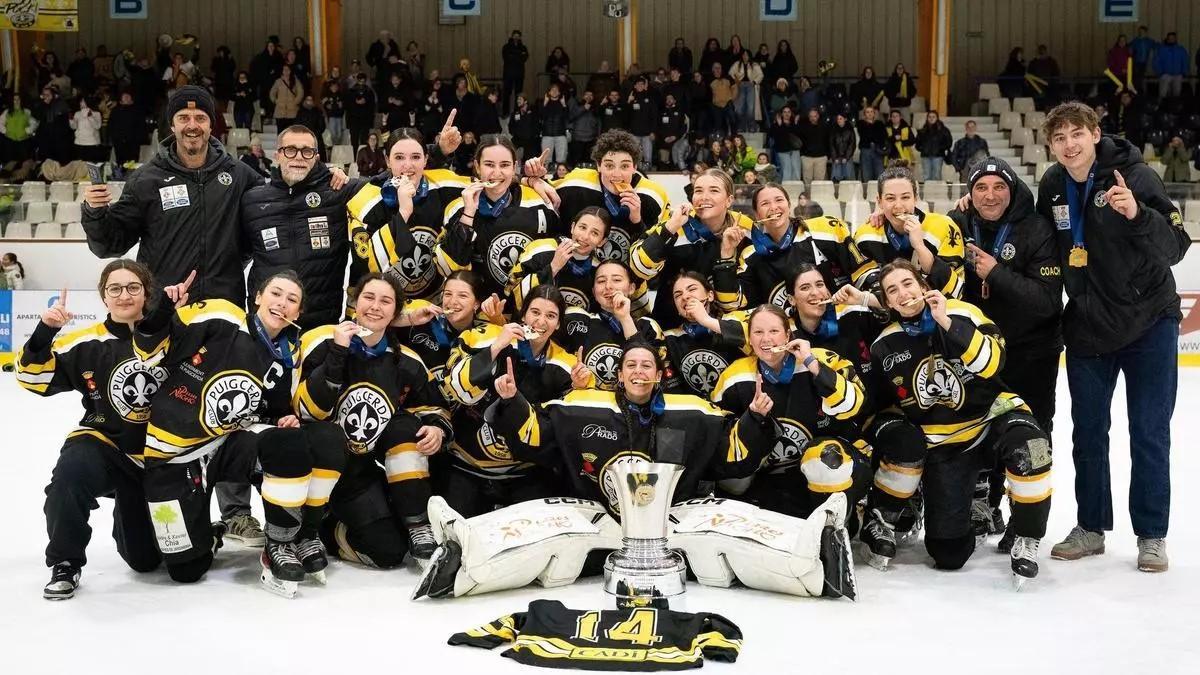 L'equip del CG Puigcerdà ha pogut celebrar el títol de lliga davant de la seva afició.