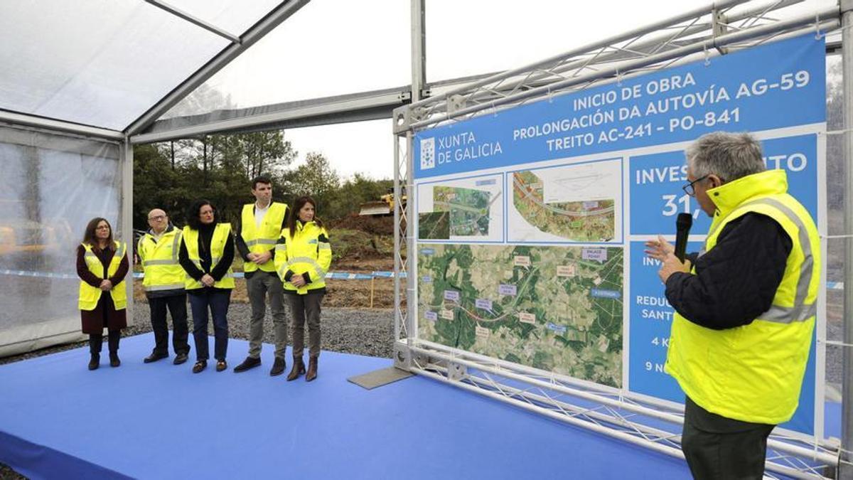 La conselleira María Martínez Allegue acudió al inicio de las obras.