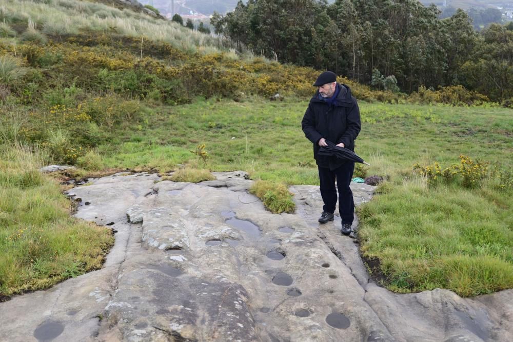 Un vecino reconoció la piedra en un paseo y alerta de que está en el trazado del nuevo poliducto. Tres restos arqueológicos similares son Bien de Interés Cultural