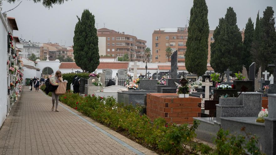 ¿Cuál es el horario de verano de los cementerios de Badajoz?