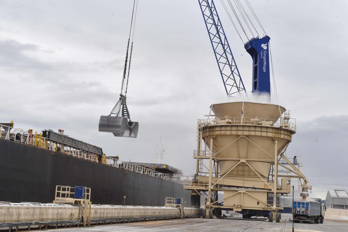 Descarga en el puerto de A Coruña