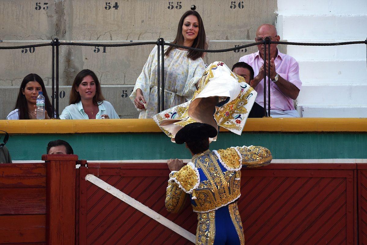 Eva González durante una corrida de toros de Cayetano Rivera