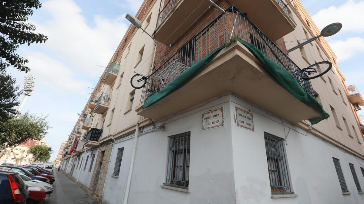 Imagen de archivo de un bloque de viviendas sociales en Castelló.