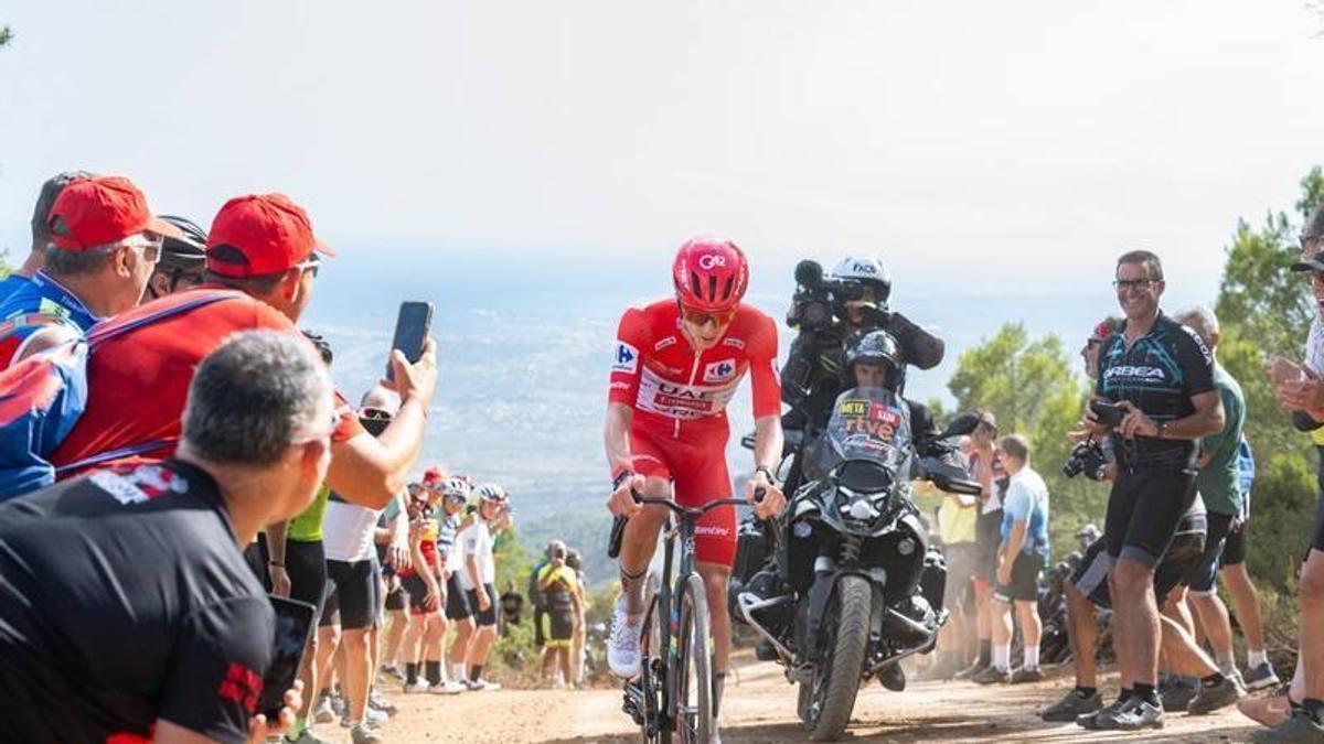 Pogacar no se resigna a seguir parado esta temporada