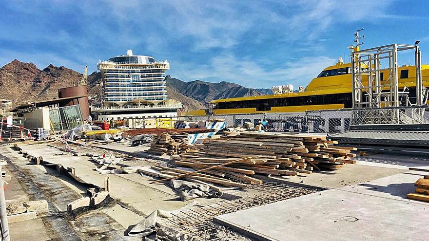 Una imagen del estado en el que encuentran las obras de urbanización y paseo. | | MARÍA PISACA