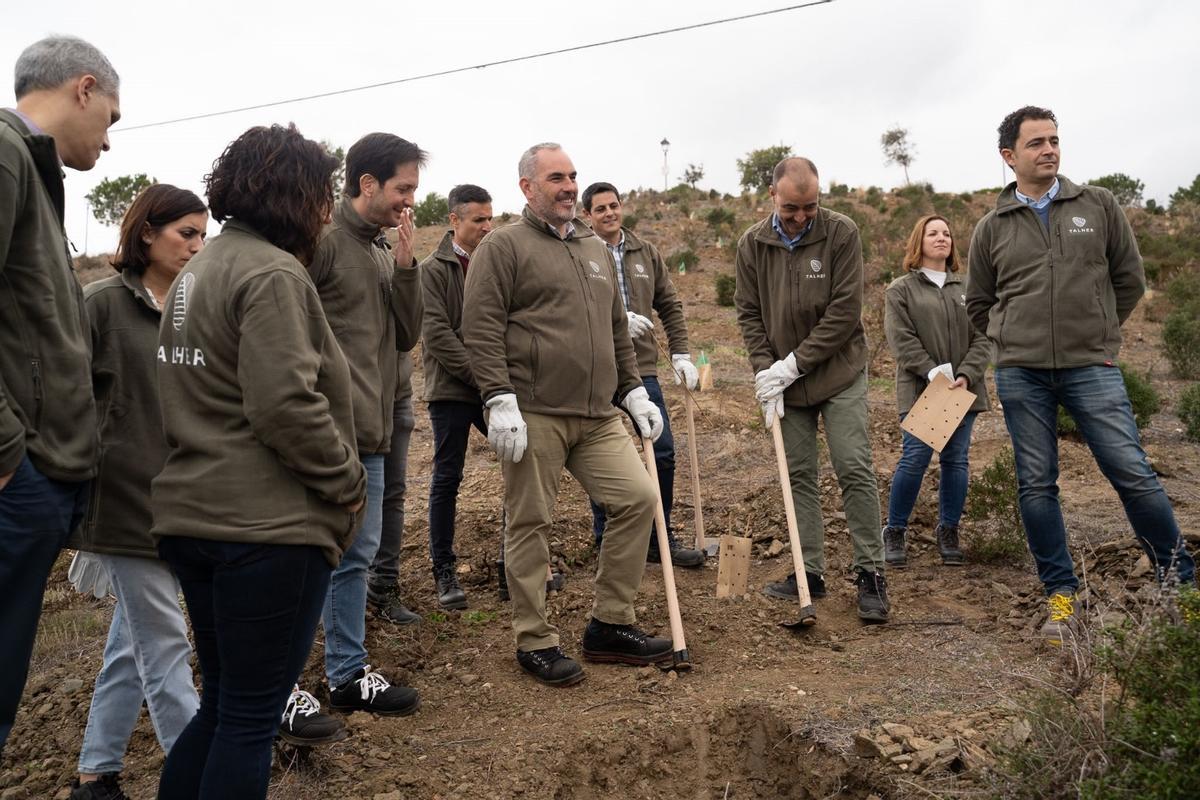 Talher se compromete a cuidar los árboles durante los próximos 30 años.