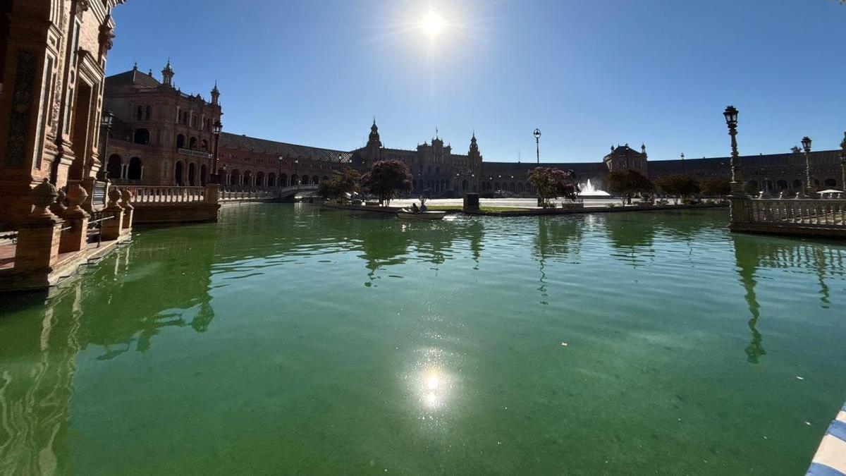 Aspecto actual de la ría de la Plaza de España de Sevilla.