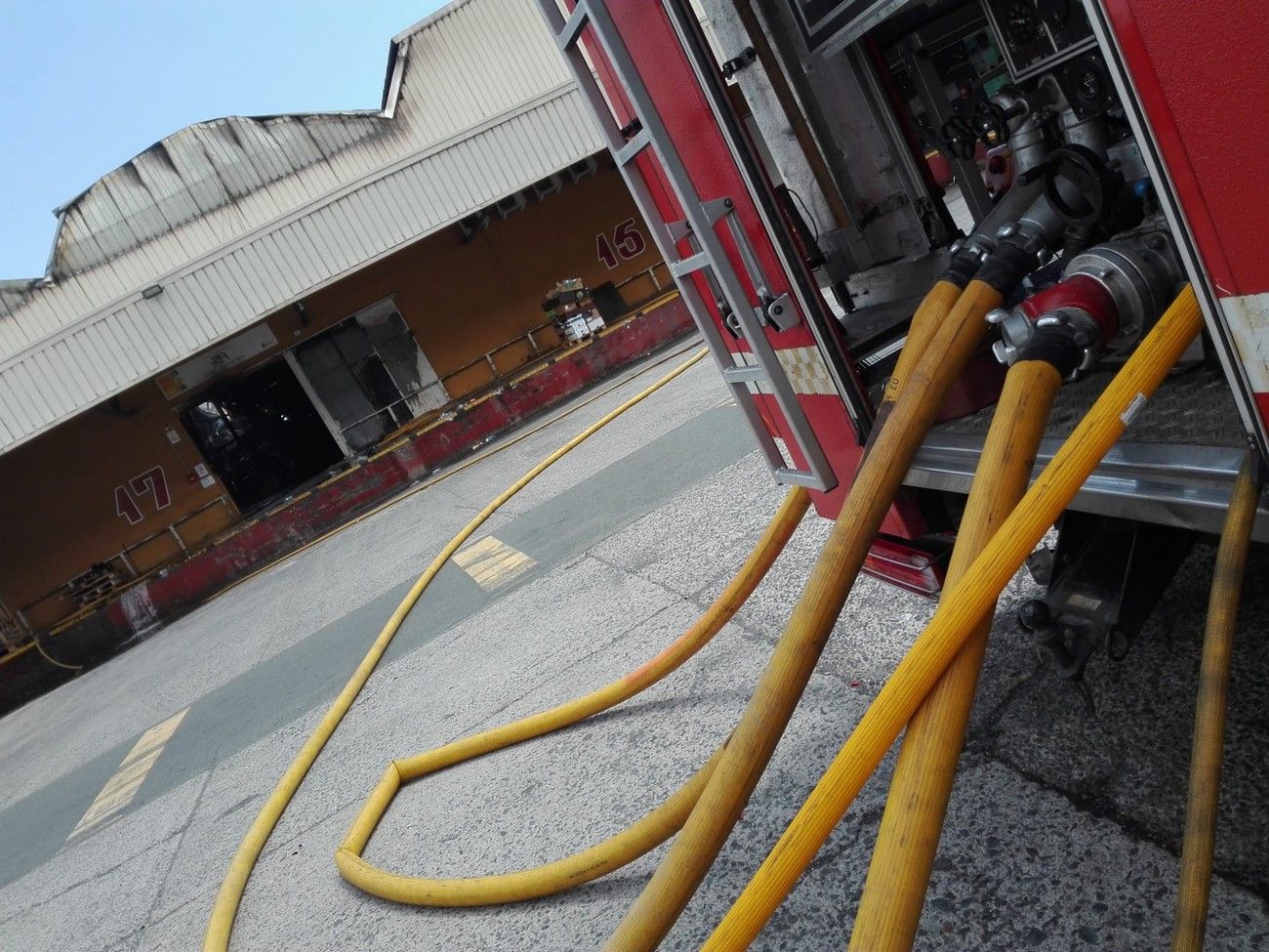 Incendio en una nave multiuso de Mercalaspalmas