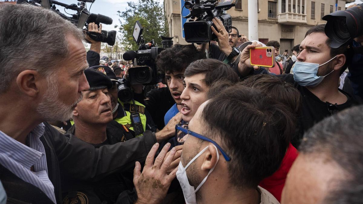 Развал ассоциации Revuelta: обвинения в финансовых злоупотреблениях