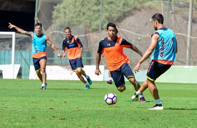 Entrenamiento UD Las Palmas en Barranco Seco ...