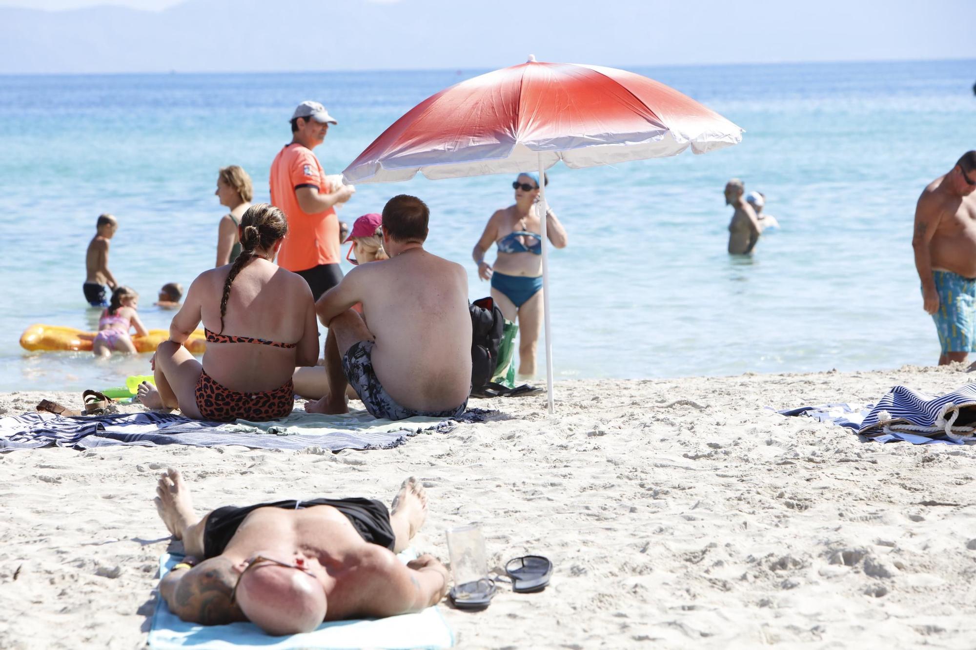 Sommer-Urlaub im Oktober: So sieht es derzeit am Strand von Alcúdia auf Mallorca aus