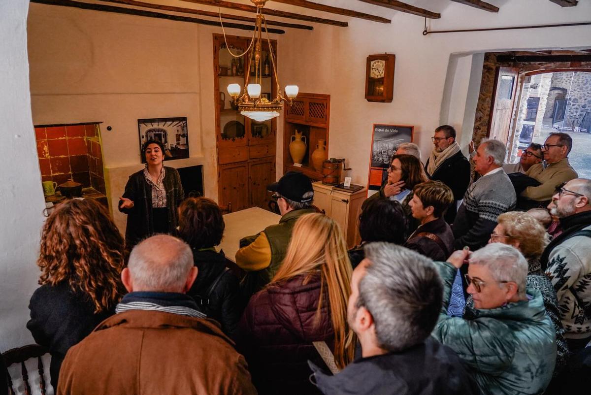 El Porrat de Sant Blai de Potries sempre és un èxit; El poble, de gom a gom