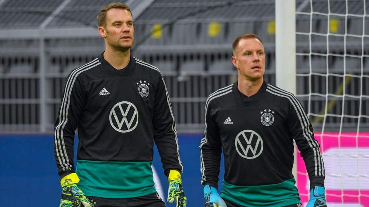 Manuel Neuer y Marc-André Ter Stegen durante un entrenamiento de la selección de Alemania