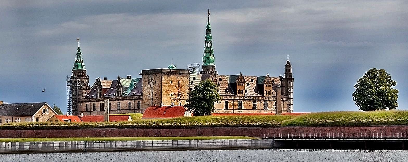 Vista xeral do castelo de Kronborg, en Elsinor.
