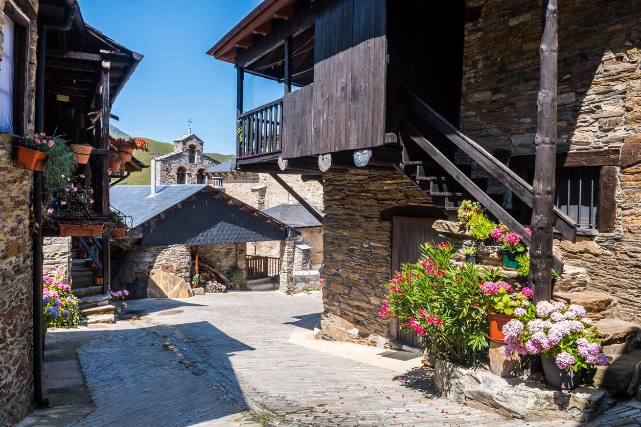 Pueblo de Peñalba de Santiago, en Ponferrada