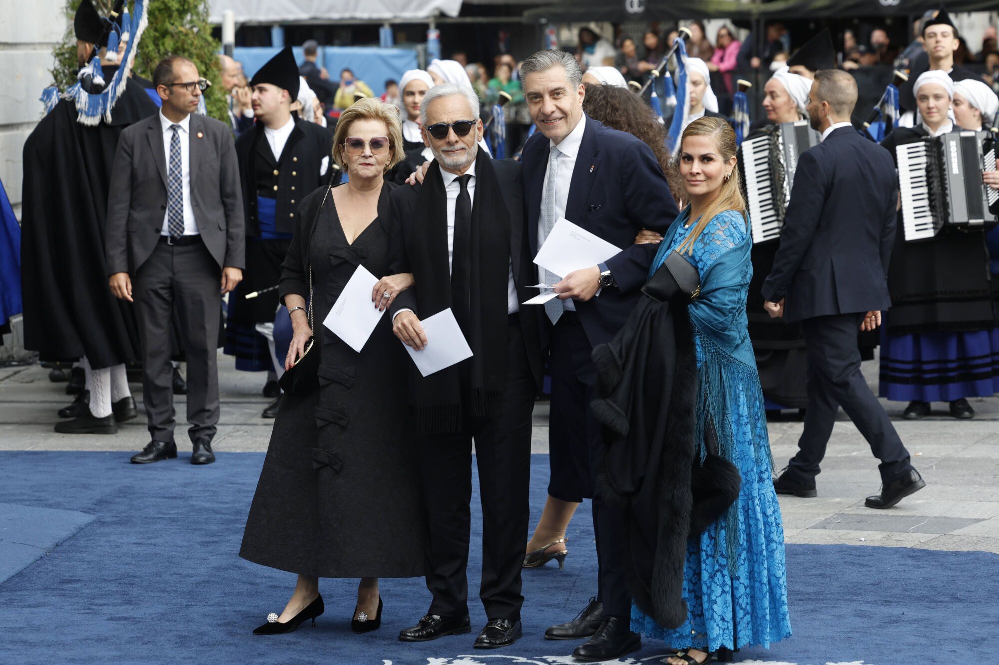  Así fue la llegada de los invitados a los premios "Princesa de Asturias" y su paso por la alfombra azul
