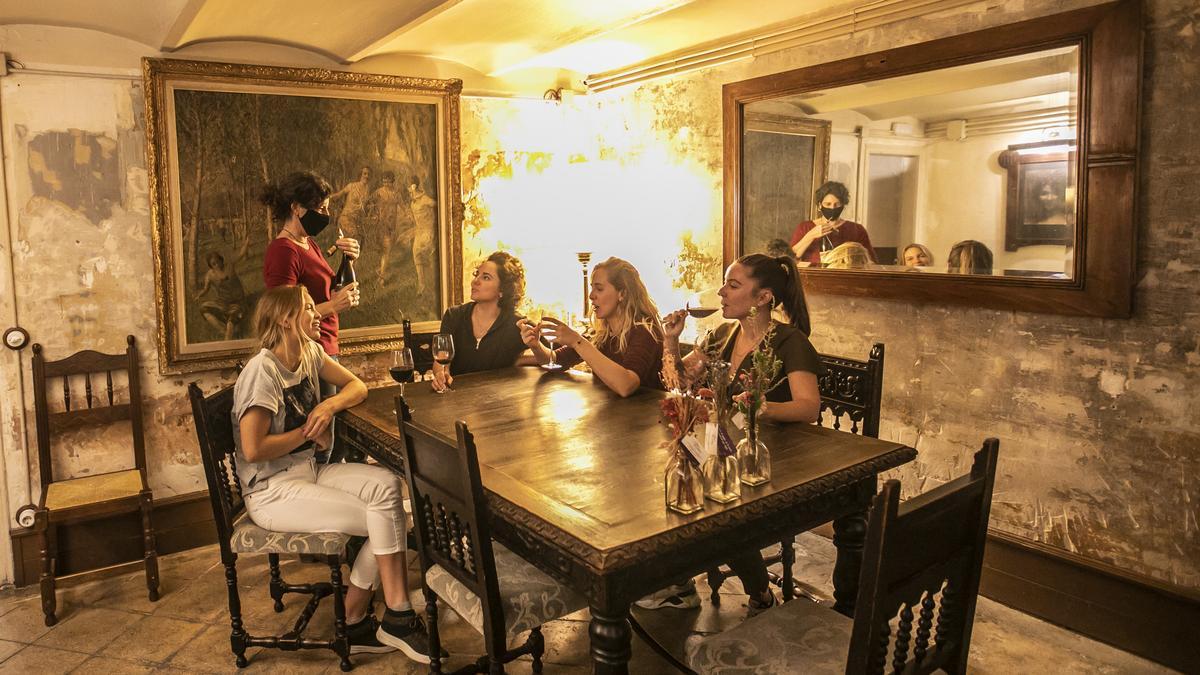 La Moderna Bodega: un siglo sirviendo vermuts y aperitivos.