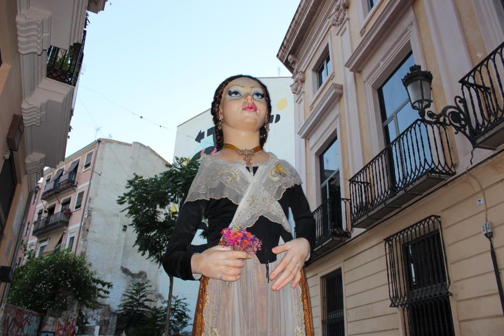 Procesión en el Barrio del Carmen y "cant de la carxofa"