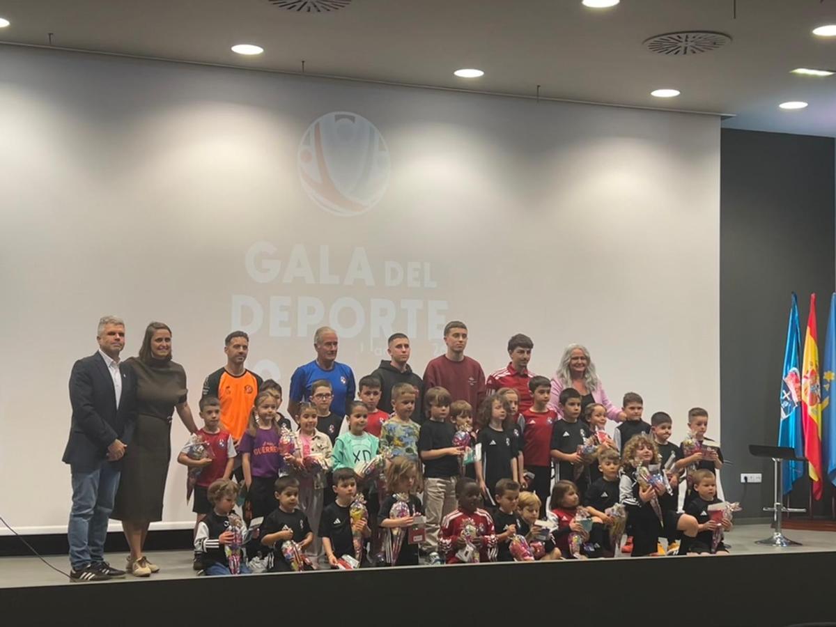 Las imágenes de los premiados en la Gala del Deporte de Llanera Las imágenes de los premiados en la Gala del Deporte de Llanera