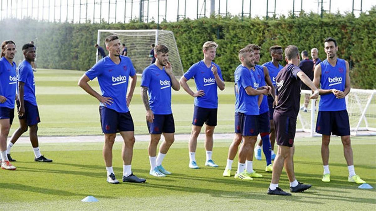 El Barça se entrena tras la goleada al Betis