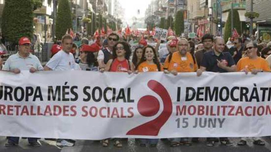 La protesta contra los recortes pierde intensidad y solo logra reunir a unas 2.000 personas