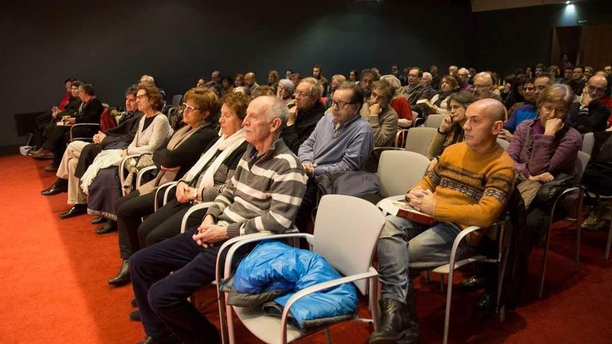 El público que llenó ayer el Club Prensa Asturiana de LA NUEVA ESPAÑA.