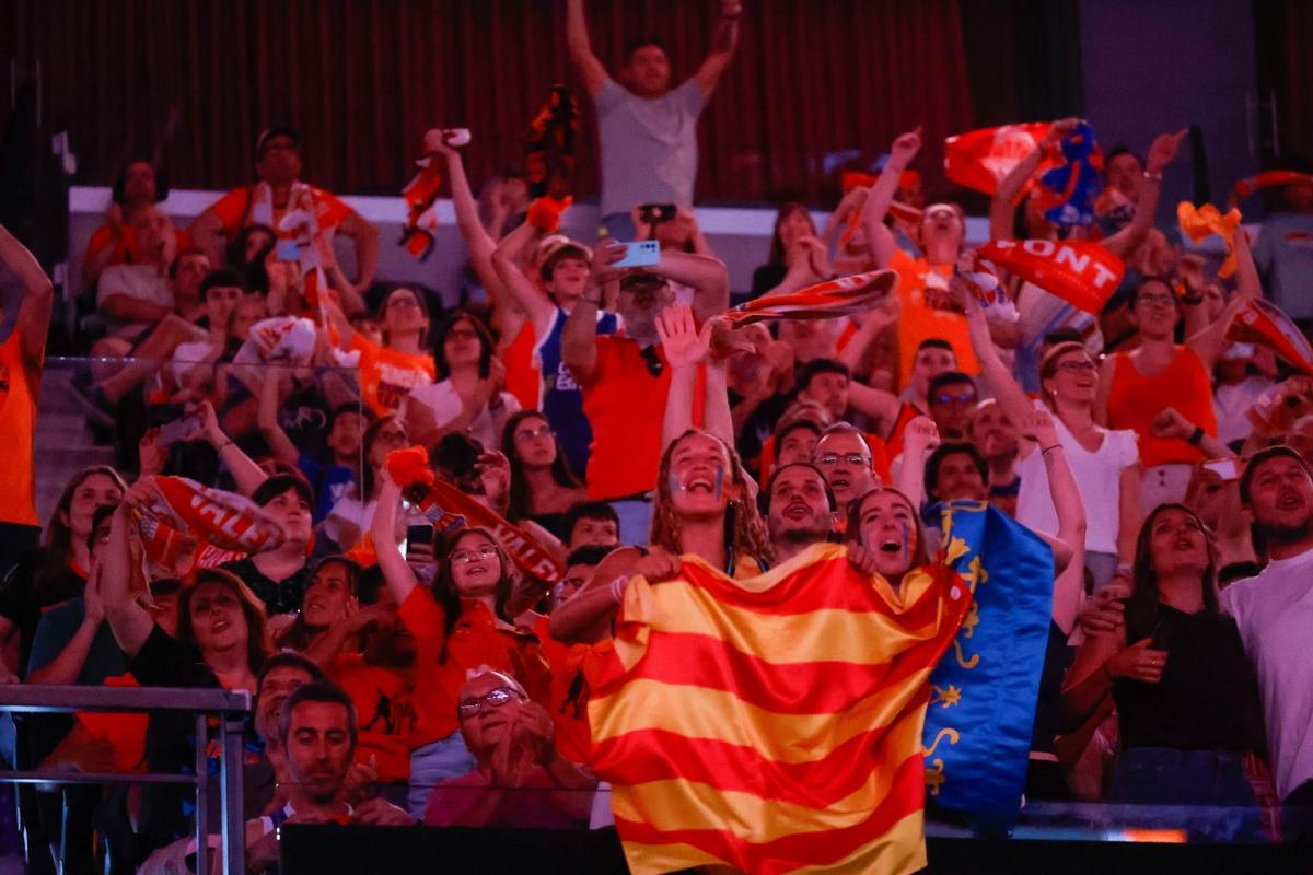 El Roig Arena empuja en busca de la segunda liga