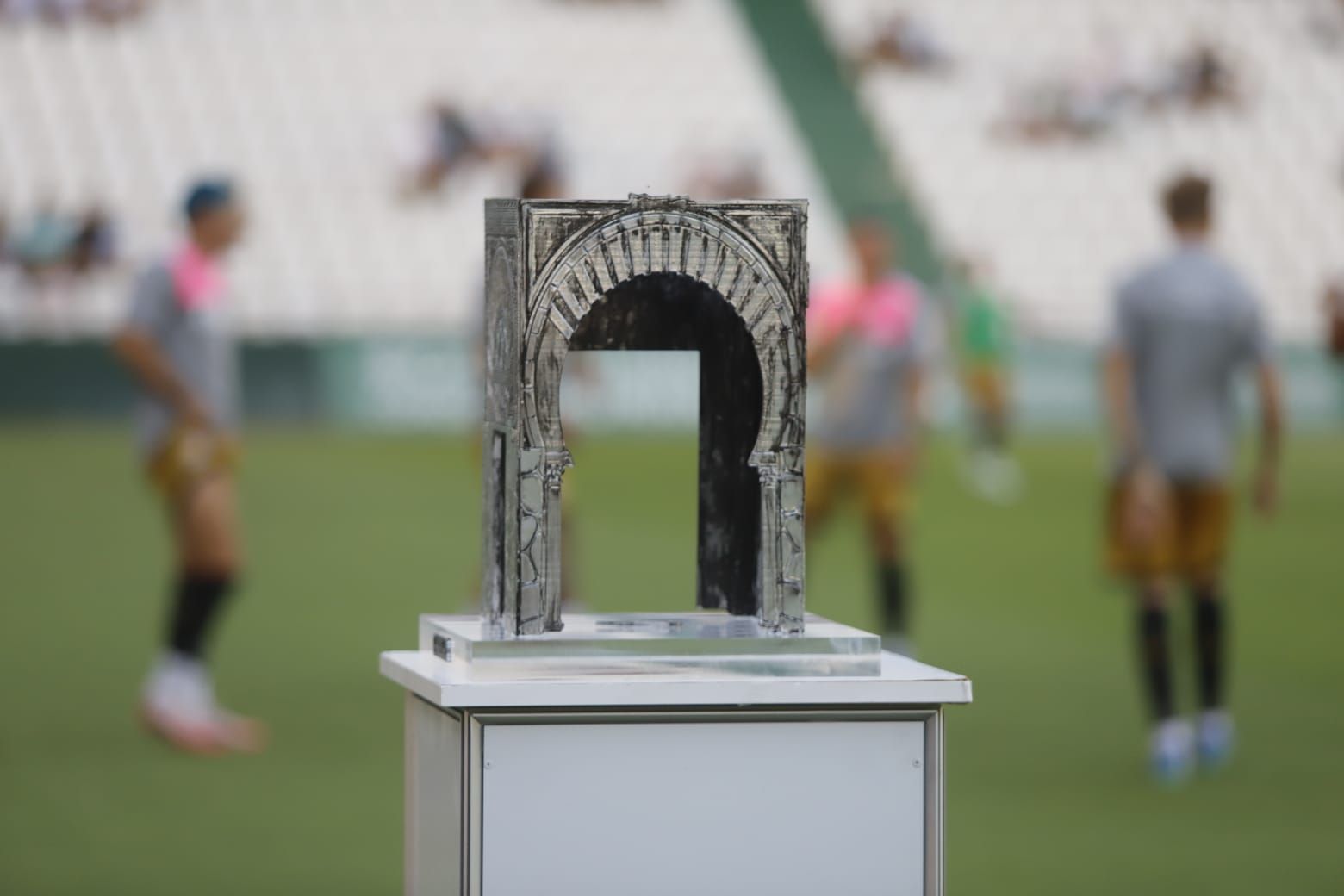 El Córdoba de Segunda se presenta ante su afición