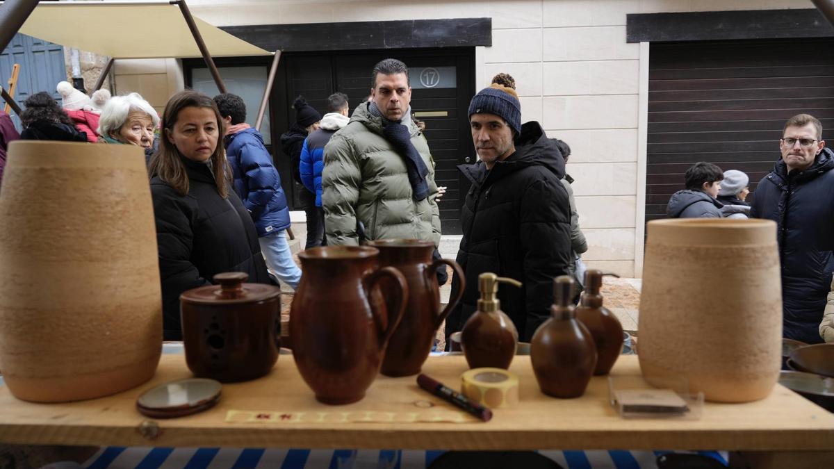 El mercado de artesanía de Balborraz se estrenó este 2026