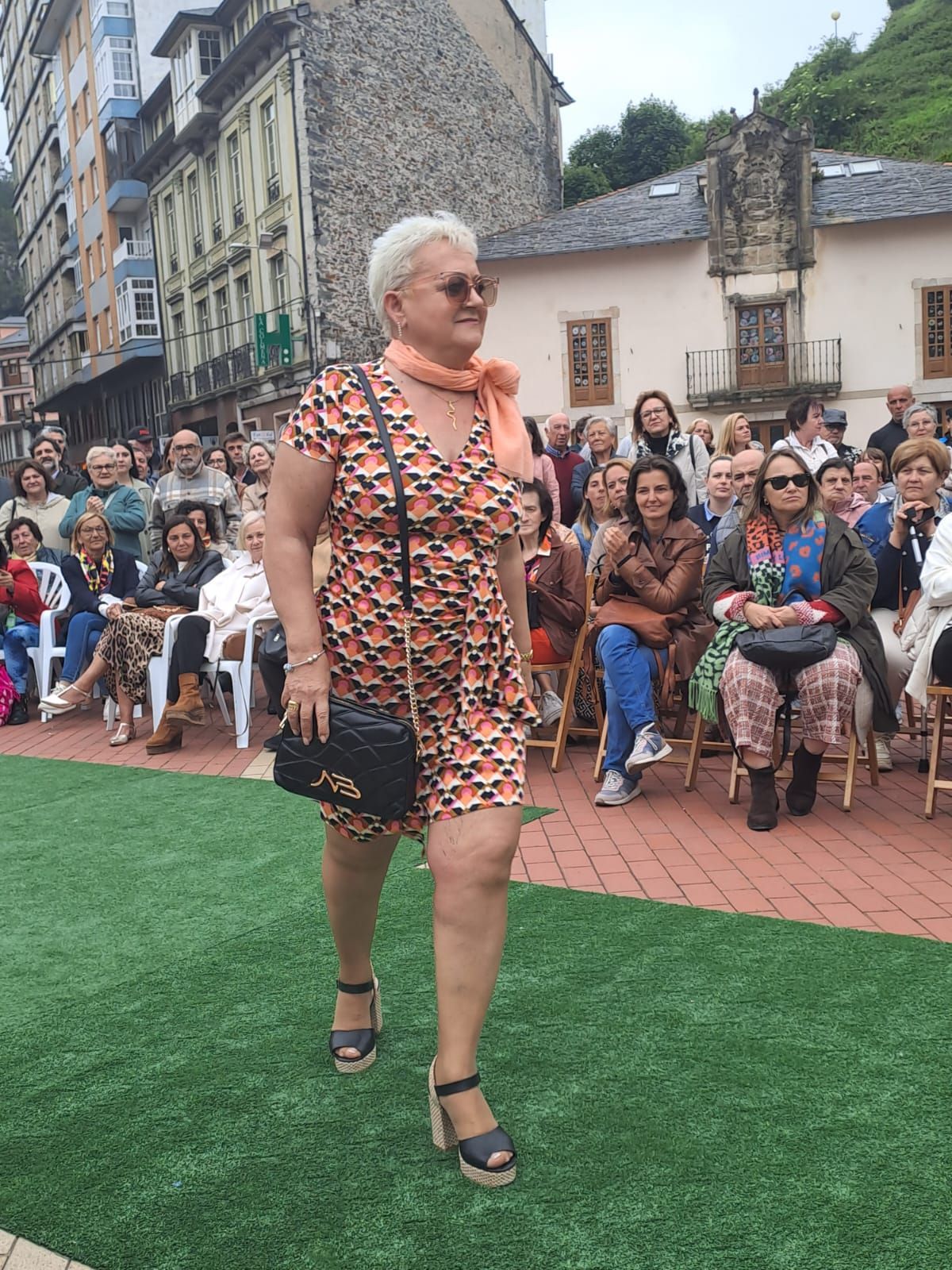 La moda que triunfa en Luarca: así se luce el pequeño comercio