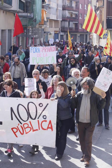 Manifestació a Blanes per demanar que "deixi de privatitzar-se" l''hospital