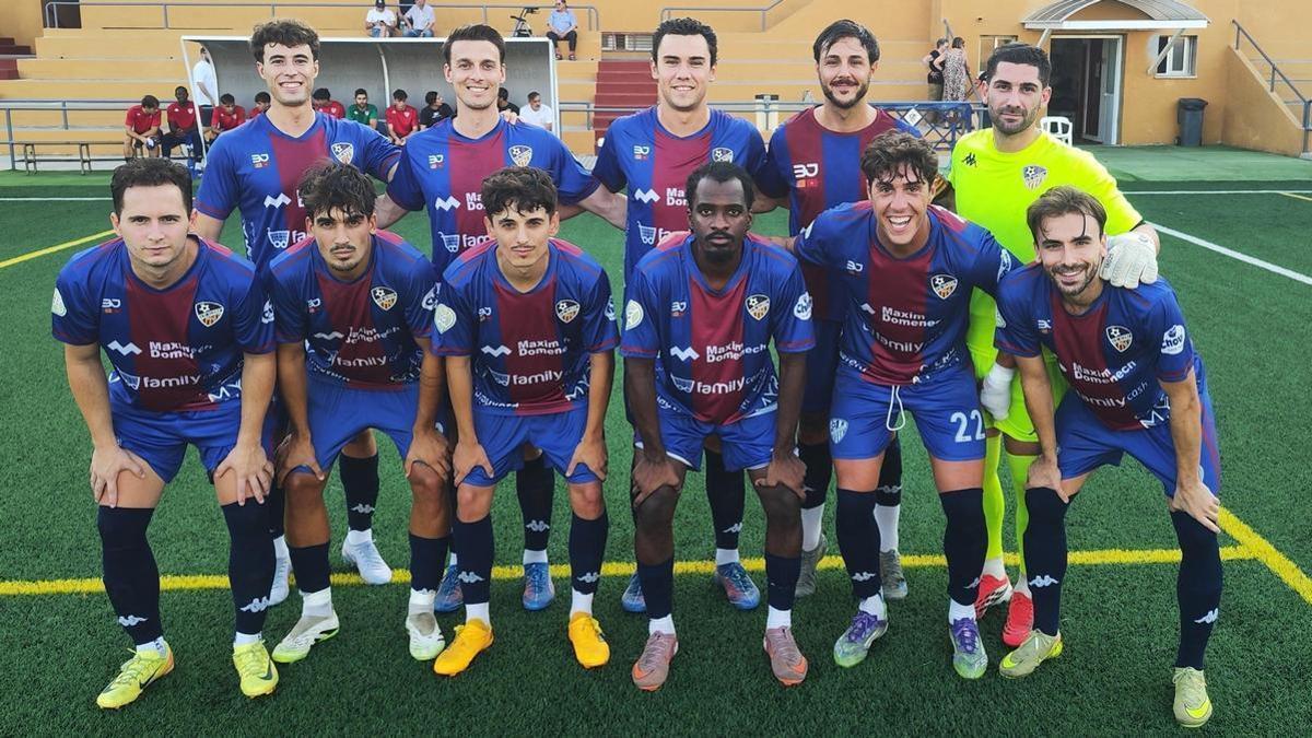 El once de la UD Alzira en el partido contra Manises.