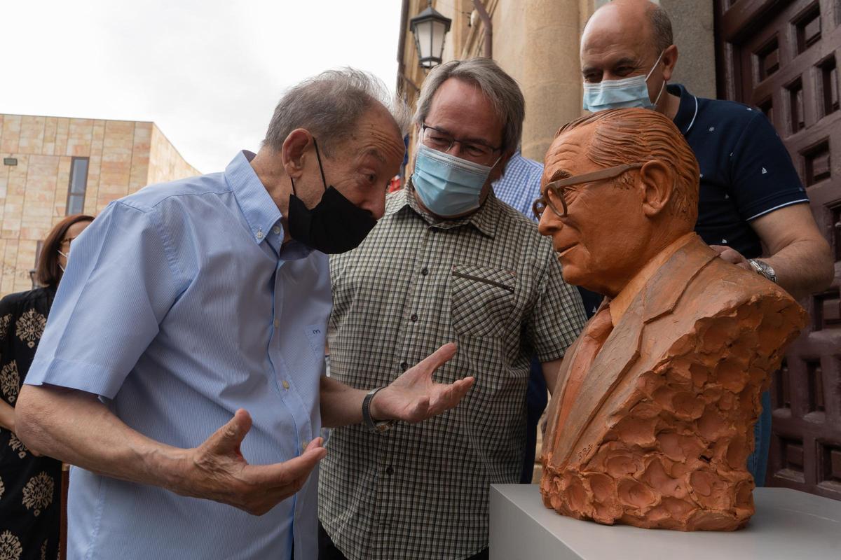 Homenaje a Herminio Ramos en la Feria de la Cerámica y Alfarería.