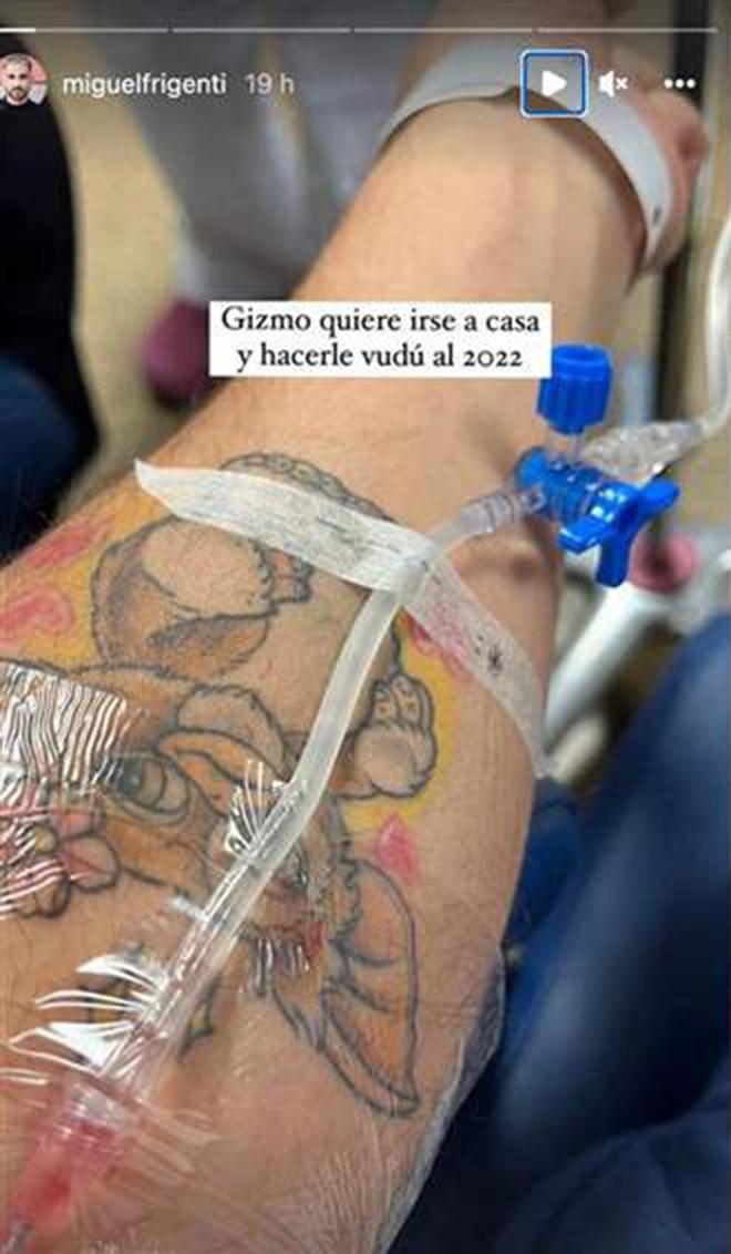 Miguel Frigenti en el hospital con vía intravenosa