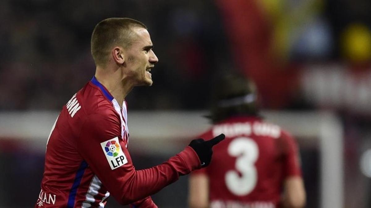 Antoine Griezmann celebra el golazo que le marcó al Athletic de Bilbao en el Calderón.