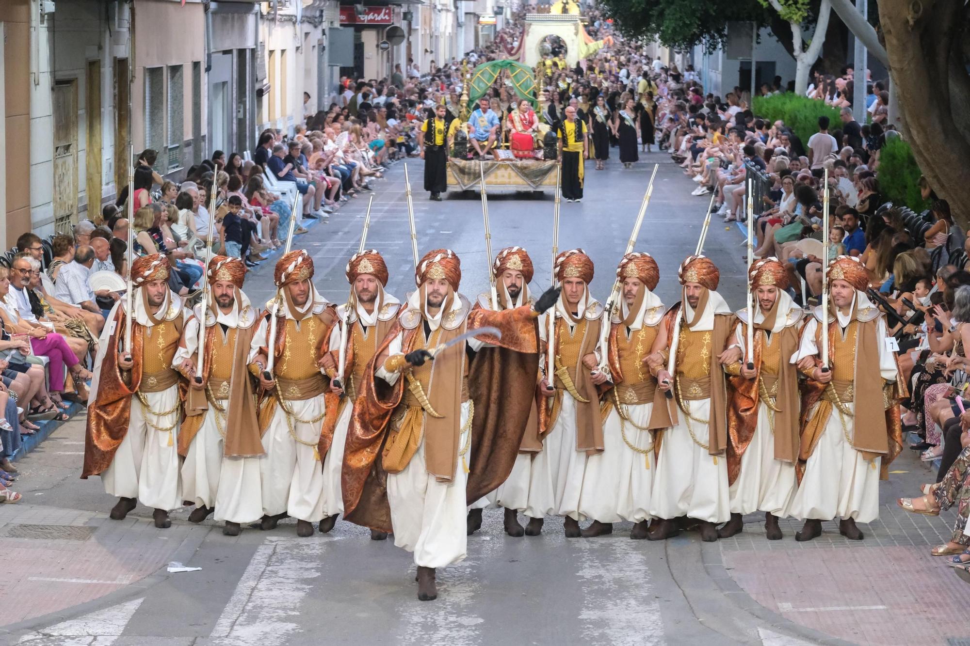 La Entrada Mora de las fiestas de Novelda, en imágenes