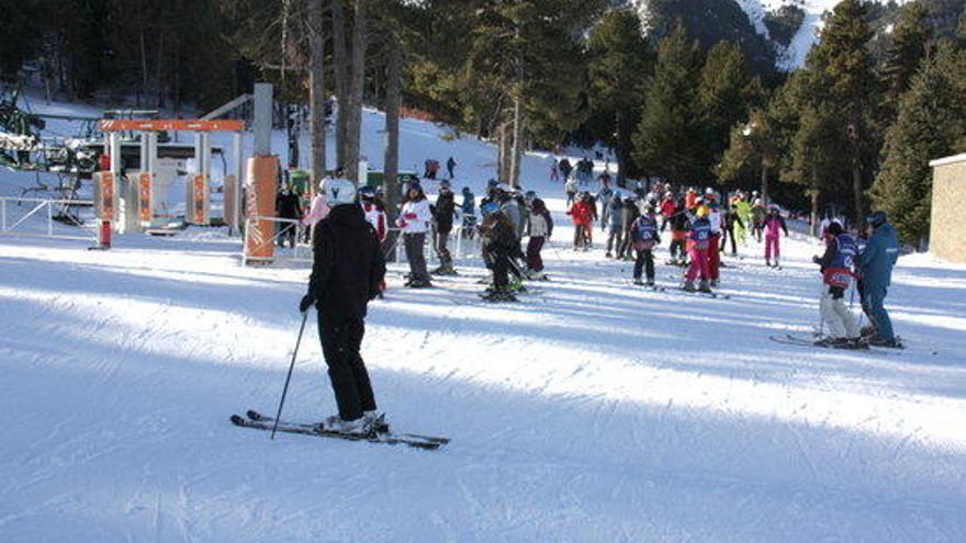 Esquiadors a les pistes de La Molina.