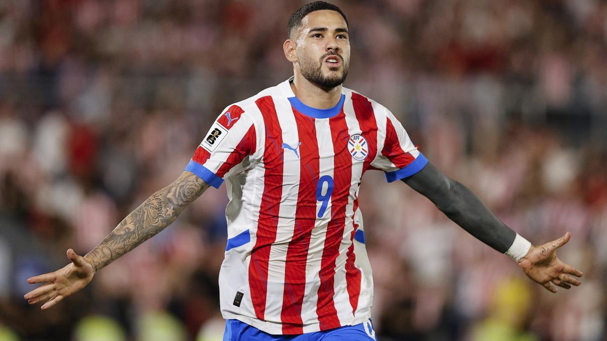 Un doblete de Sanabria le devuelve la ilusión mundialista a Paraguay, tras vencer a Venezuela.