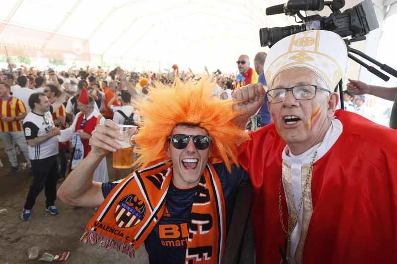 Fan zone del Valencia CF en Sevilla