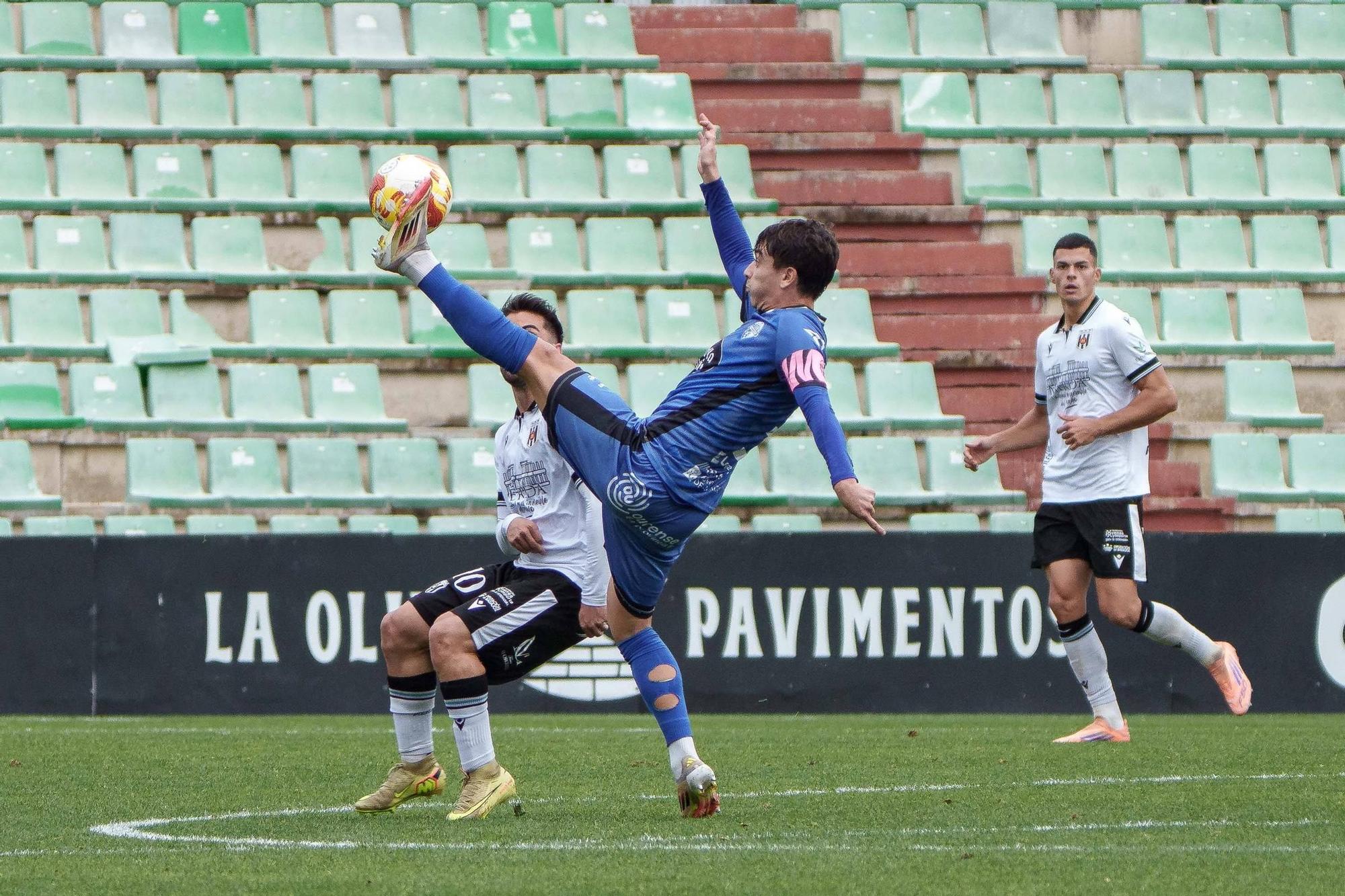 FOTOGALERÍA | Las mejores imágenes del partido Mérida-Orense