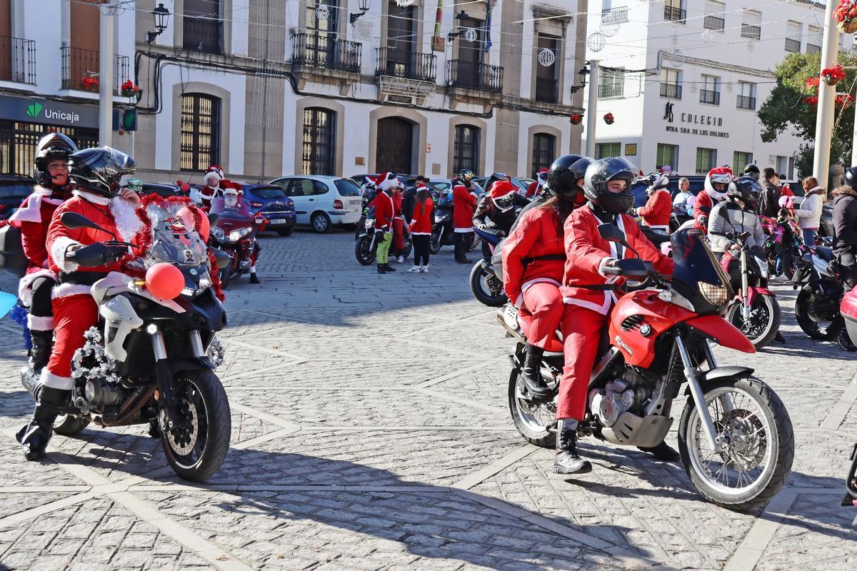 Fotogalería | Así fue la 'Papanoleada' motera de Arroyo de la Luz