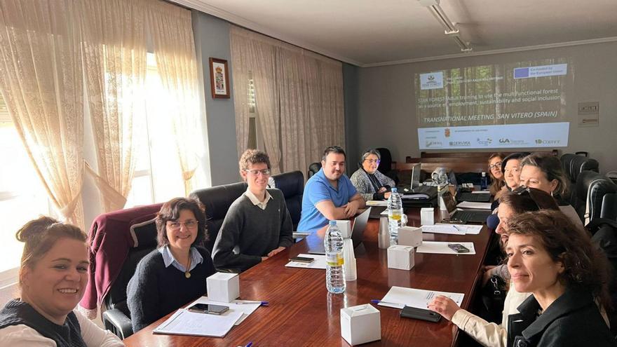 Jornada de trabajo en San Vitero del proyecto europeo. | Chany Sebastián