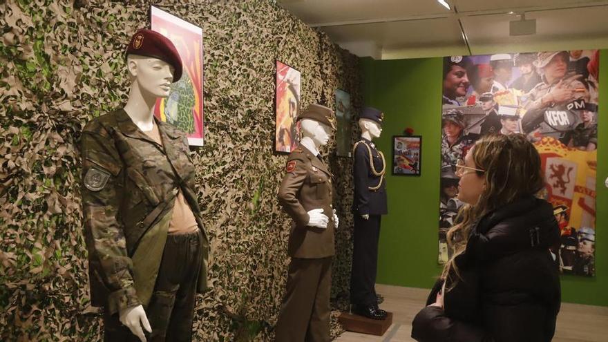 Mujeres de uniforme, 35 años al Servicio de España