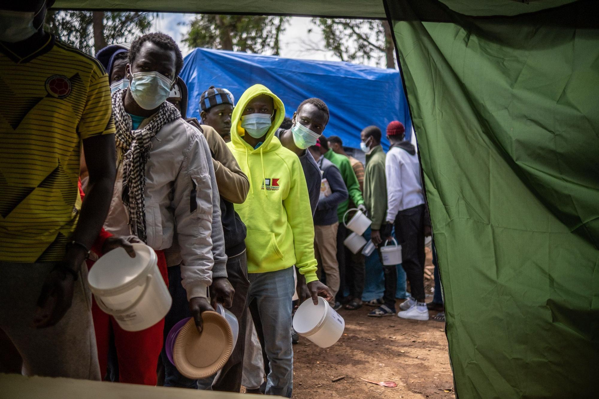 Comida de los migrantes en Las Raíces